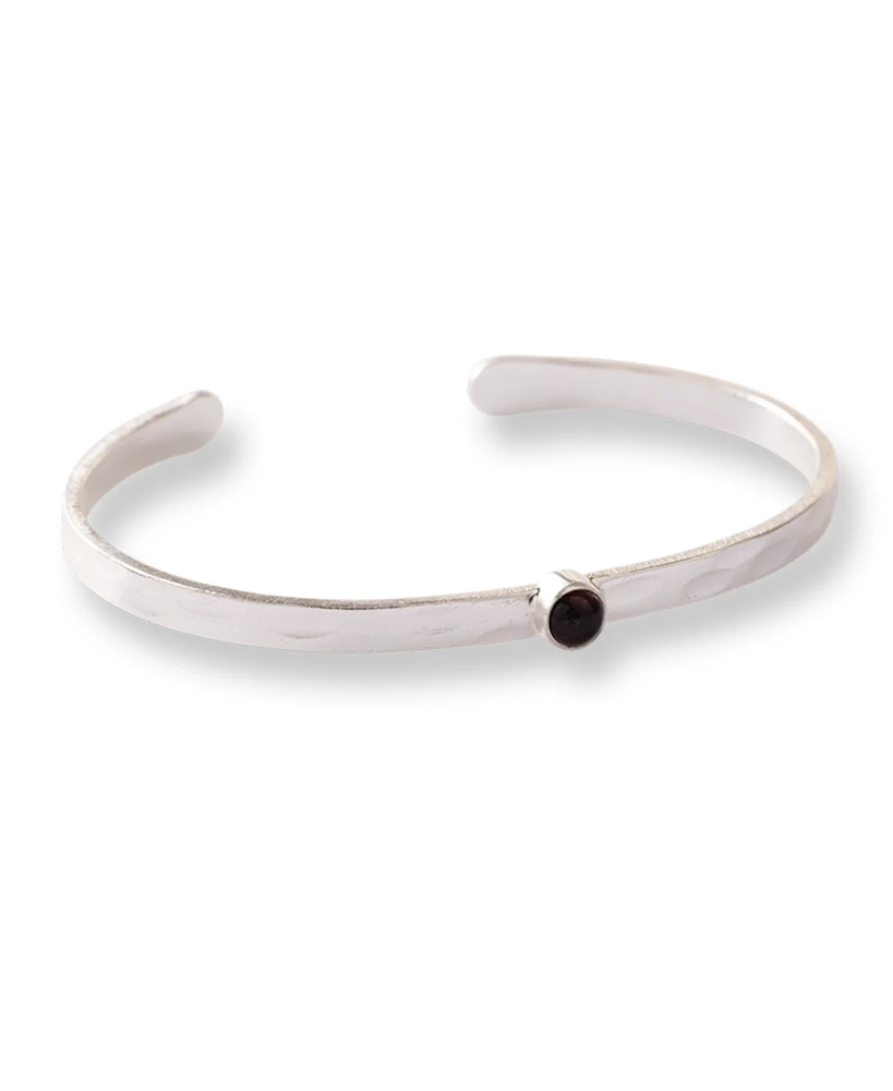 Sensitive Garnet Bracelet Silver Plated - A Beautiful Story